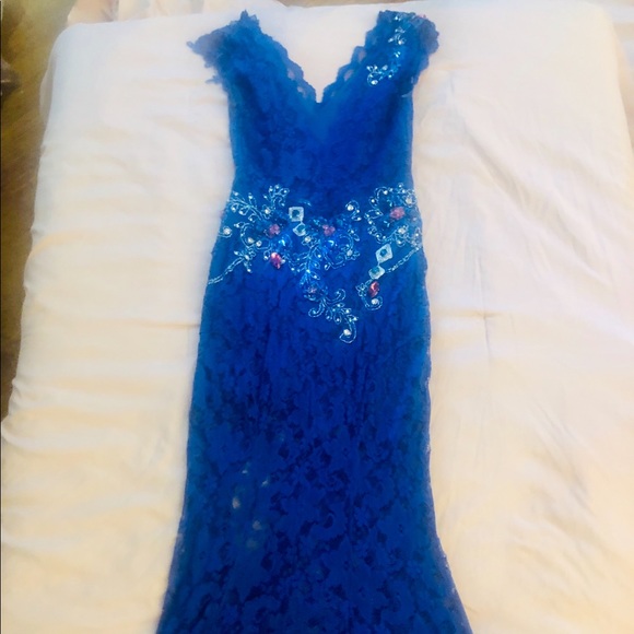 Evening gown - Picture 2 of 2